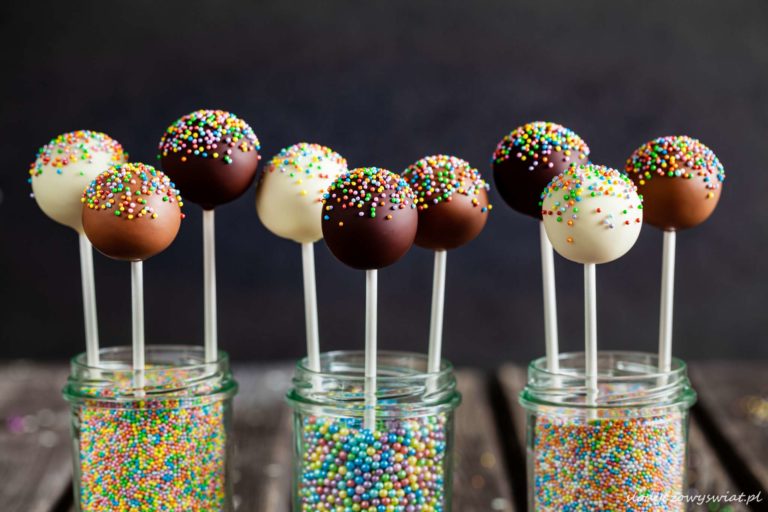 Cake Pops Z Kolorow Posypk Wersja Podstawowa S Odyczowy Wiat